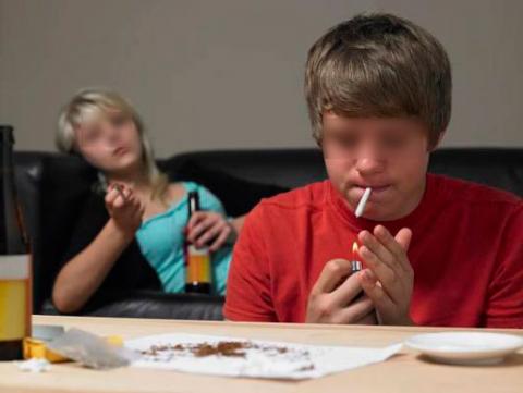 Подростковая наркомания: распознать, помочь, защитить